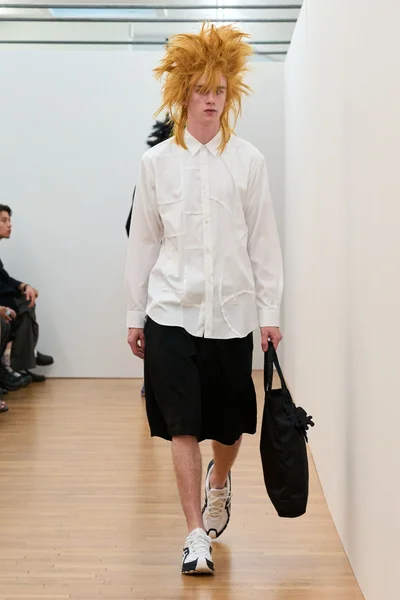 Look 28